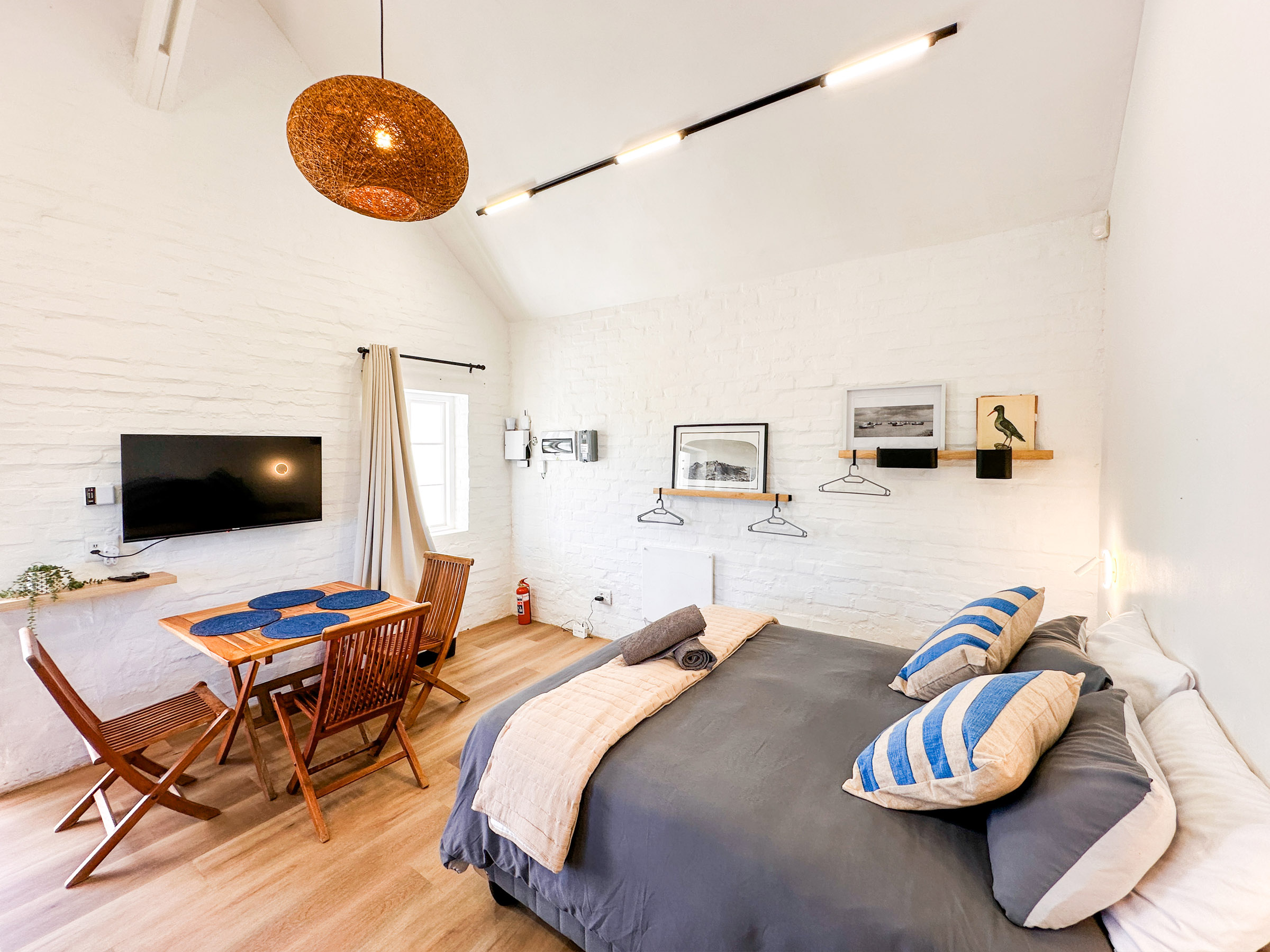 Bok-Mac-Ree cottage langezandt struisbaai holiday accommodation beach house bookings Bok-Mac-Ree cottage langezandt struisbaai holiday accommodation beach house bookings