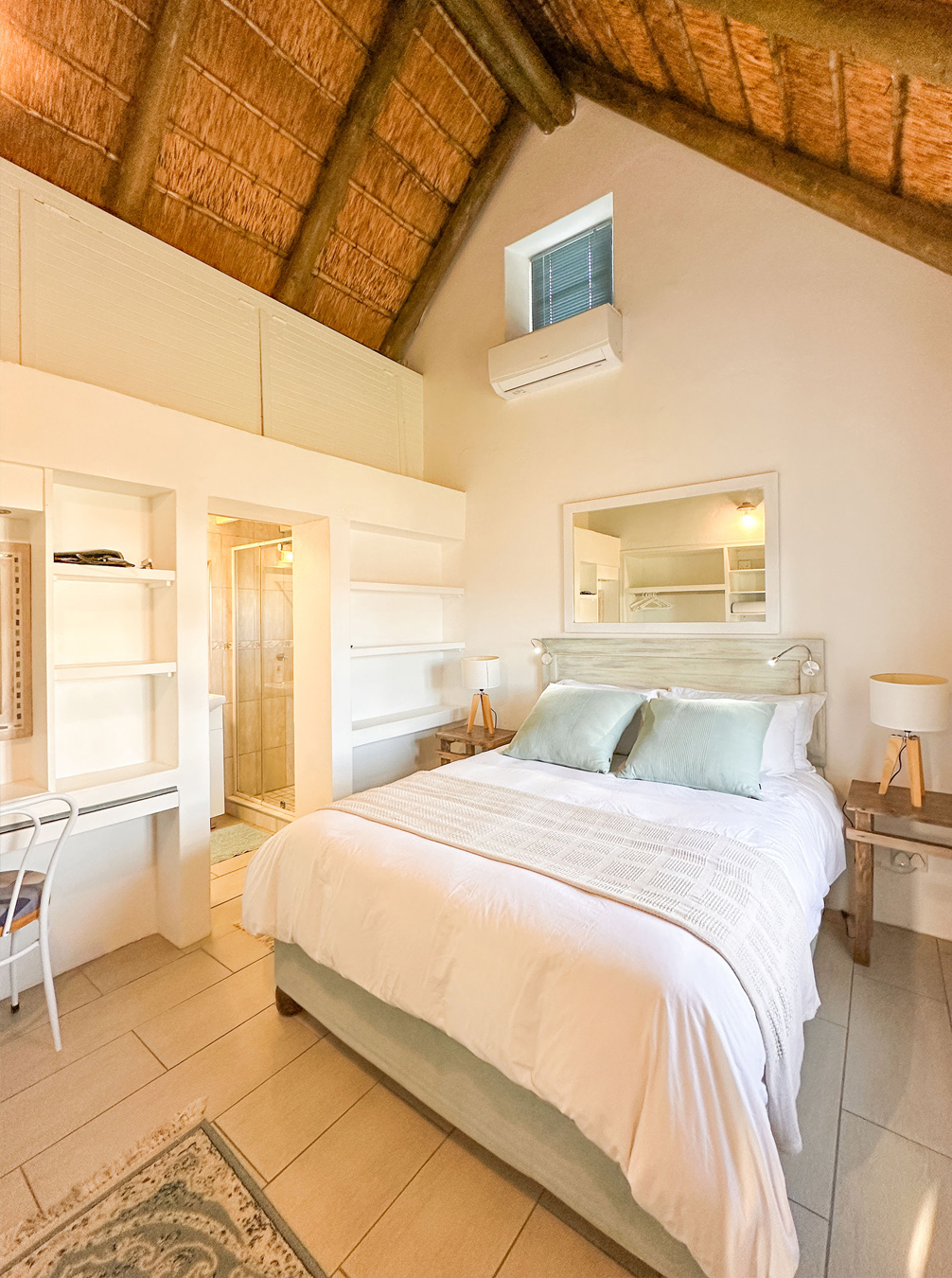 beach house accommodation in struisbaai at Zegen aan Zee