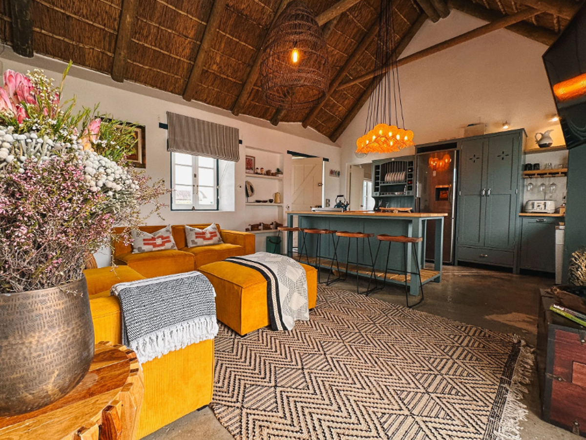 holiday beach house self catering in struisbaai langezandt accommodation Sea-Renity self catering cottage langezandt struisbaai holiday accommodation beach house bookings