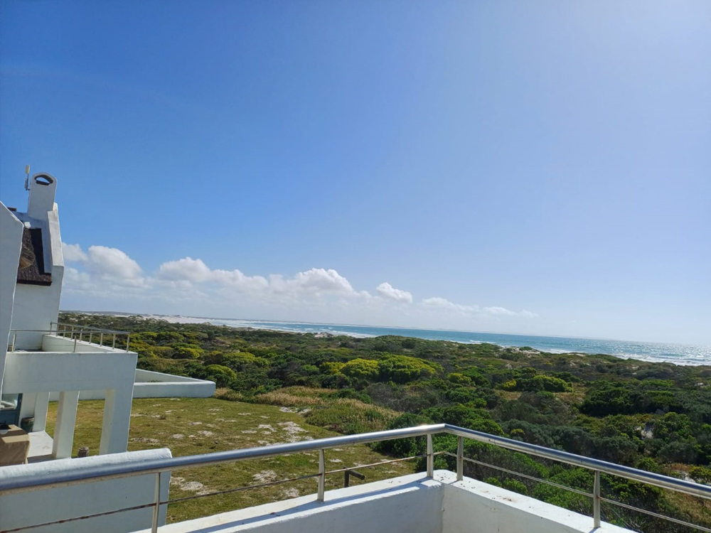 LINDHOLM BEACHFRONT ACCOMMODATION IN STRUISBAAI LINDHOLM BEACHFRONT ACCOMMODATION IN STRUISBAAI